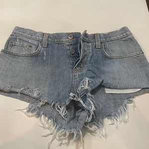 Mid waisted denim daisy dukes
